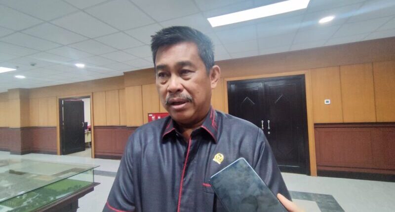 Baba Minta Disdikbud Tambah Tenaga Pendidikan dan Tata Usaha SMAN 10 Samarinda