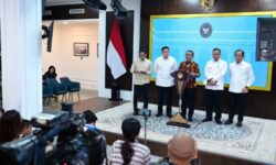 Presiden Instruksikan Cabut 4 Izin Usaha Tambang Nikel di Raja Ampat