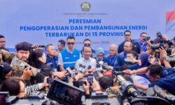Menteri ESDM: Pemerintah Targetkan 5600 Desa Teraliri Listrik Dalam 5 Tahun