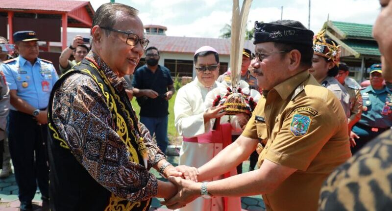 Wakil Gubernur Kaltara Ingkong Ala Sambut Kedatangan Kardinal Ignatius Suharyo