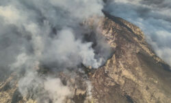 Tim Tanggap Darurat Badan Geologi Diterjunkan ke Flores Paska Gunung Lewotobi Laki-Laki Erupsi