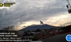 Masyarakat Diminta Waspada dan Tidak Beraktifitas Dalam Radius 3 Km dari Gunung Api Marapi