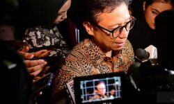 Menkes Laporkan Perkembangan Terbaru Covid-19 dan Pembangunan 66 Rumah Sakit Baru ke Presiden