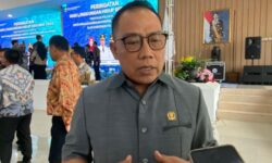 Sarkowi V Zahry: Edukasi Budaya dan Pembangunan MCK Harus Berjalan Beriringan
