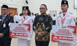 Dua Paskibraka Nasional 2024 di IKN Asal Kaltim Dihadiahi Rp 40 Juta