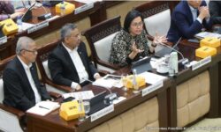 Pelaksanaan APBN 2024 Menghadapi Tantangan Luar Biasa