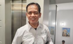 Seragam Sekolah Nasional Gratis, Armin: Sekolah Dilarang Jualan