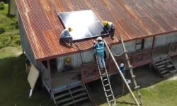 PLN Terangi 29 Sekolah Terpencil di Kaltim – Kaltara dengan SuperSUN
