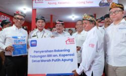 Gubernur Resmikan Koperasi Merah Putih Percontohan di Desa Apung dan Kelurahan Selumit
