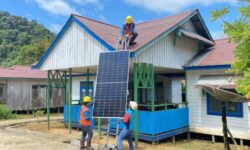 PLN Kembali Terangi 54 Sekolah di Kaltara – Kaltim