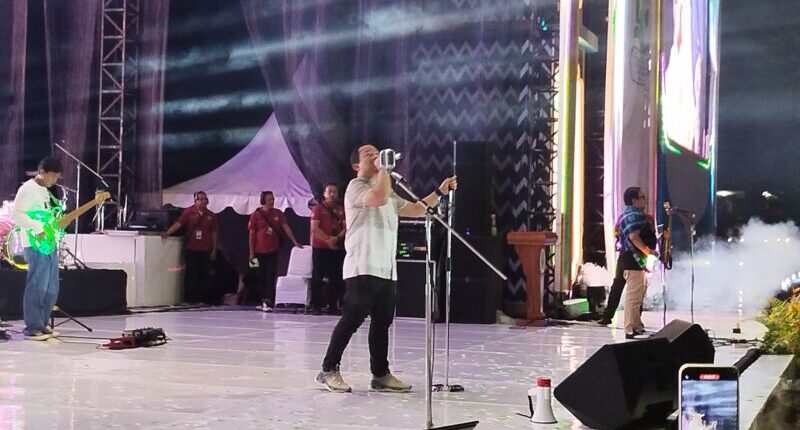 Wali Band Meriahkan Penutupan MTQ Ke-45, Lautan Manusia Padati Lokasi