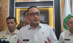 Rudy Mas’ud dan Seno Aji Cecar Pertanyaan 30 Kandidat Direksi Perusda Kaltim