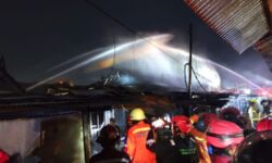 Api Kembali Mengamuk di Pasar Segiri