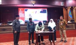 Wabup Nunukan dan Ketua DPRD Teken Persetujuan Bersama APBD- P 2025