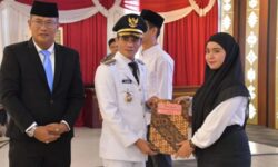 Bupati Irwan Serahkan Remisi Umum dan Dasawarsa kepada Narapidana di Lapas Nunukan