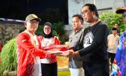 Rayakan HUT RI, Pemkab Nunukan Gelar Apel Pemasangan dan Pembagian Bendera Merah Putih