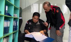 Penyidik Kejaksaan Tinggi Geledah Kantor Perusda PT Ketenagalistrikan Kaltim