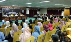 Plt Sekda Nunukan Lepas 32 Mahasiswa Penerima Beasiswa Afirmasi Unhas