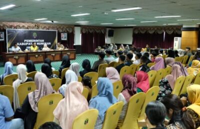 Plt Sekda Nunukan Lepas 32 Mahasiswa Penerima Beasiswa Afirmasi Unhas