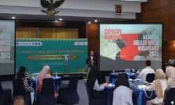 Pelajar dan UMKM Wastra di Balikpapan Ditempa Jadi Desainer Muda Kreatif