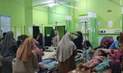 Diduga Keracunan Menu MBG, Puluhan Pelajar SD di Pulau Sebatik Dilarikan ke Puskesmas