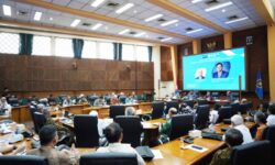 Pemerintah Dorong Pertumbuhan dengan Deregulasi Perizinan dan Sinkronisasi Kebijakan Fiskal