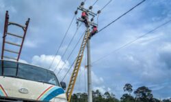 PLN Gerak Cepat Atasi Gangguan Akibat Cuaca Buruk di Samarinda Seberang
