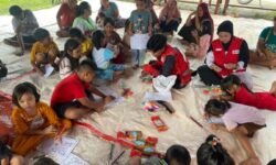 PMI Nunukan Berikan Trauma Healing Untuk Anak Korban Kebakaran Mansalong