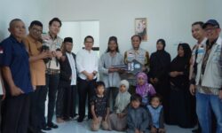 YBM PLN UID Kaltimra Bedah Rumah Layak Huni Keluarga Prasejahtera di Balikpapan