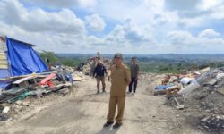 Petani Sempaja Utara Merugi Akibat Aktivitas Pembuangan Sampah Ilegal di Batu Besaung