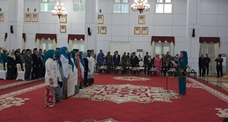 Dikukuhkan, 9 Bunda Literasi di Kaltim Diminta Hadirkan Pondok Baca di Setiap Posyandu