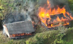 KKB Bakar SMP Negeri Kiwirok