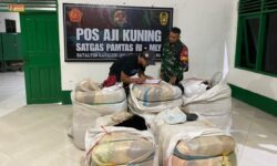 Satgas Pamtas RI – MLY Yonkav 13/SL Gagalkan Penyelundupan 5 Karung Ballpress di Sebatik Tengah