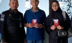 Imigrasi Nunukan Deportasi 2 WN Malaysia yang Masuk Sebatik Makan Bakso