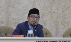 Terkait Dana Pemda Mengendap di Bank, Gus Khozin Pertanyakan Efektivitas Pengawasan Kemendagri