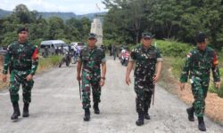 Pangkogabwilhan II Tinjau Pos Pengamanan TNI Angkatan Darat di Sebatik dan Sei Menggaris