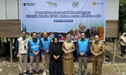 Energi HLN ke-80, PLN UID Kaltimra Sambung Listrik Gratis Bagi 47 Keluarga Prasejahtera