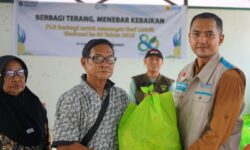 Momentum HLN dan Sumpah Pemuda, YBM PLN UID Kaltimra Berbagi Sembako Kepada 551 Mustahik