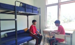 Anak-anak Ini Menemukan Kembali Semangat Bersekolah di Sekolah Rakyat