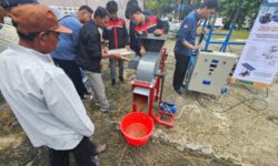 Poltekba Kenalkan Mesin Pakan Ikan Tenaga Surya, Alternatif Hemat Buat Petani Air Tawar