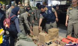 Operasi Dua Jam Satpol PP Sapu Bersih Peredaran Miras Tanpa Izin di Balikpapan