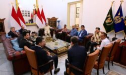 Presiden Bahas Penguatan SDM hingga Konservasi Laut dengan Michael Bloomberg