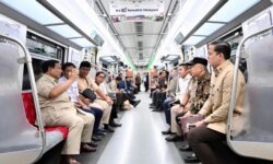 Presiden Prabowo Naik KRL dari Manggarai ke Tanah Abang