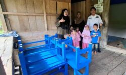 Andi Fajrul Bantu Meja Belajar PAUD Nur Kasih II di Nunukan Selatan