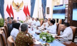 Presiden Instruksikan Strategi Pemutusan Mata Rantai Kemiskinan Dijalankan Secara Konkret dan Terukur