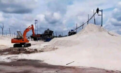 Cegah Penyalahgunaan, Menteri ESDM Wacanakan Tarik Kembali Izin Pasir Kuarsa Ke Pemerintah Pusat