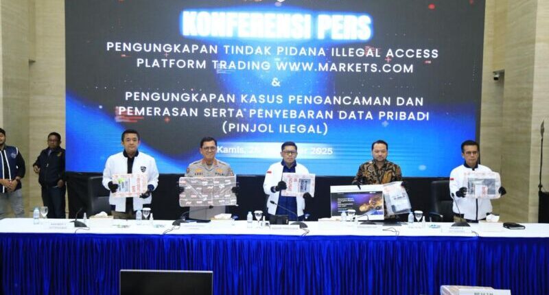 Dua Aplikasi Pinjol Ilegal Peras dan Ancam 400 Orang