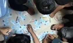 Mudik Nataru, Warga Krayan Undi KTP untuk Dapatkan Tiket Pesawat