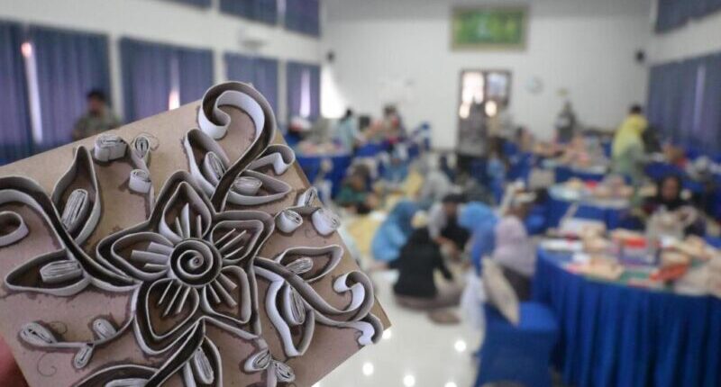 Inovasi Industri Batik dengan Pelatihan Canting Cap Kertas