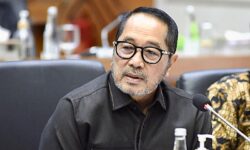 Firman Desak Pemerintah Kembalikan Dana Reboisasi dan Reklamasi